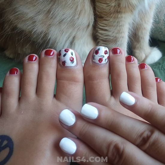 floral white toe nail - floral, toe, toenail, amazing, toes