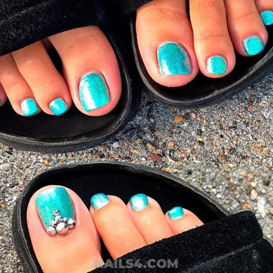 pretty toe nails - toe, toenail, beauty, rhinestone